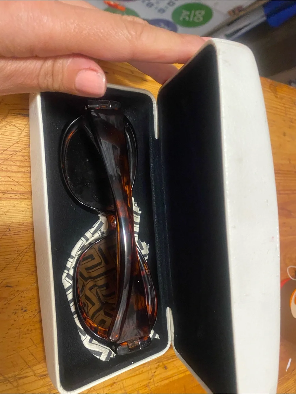 Tortoiseshell Oversized Sunglasses with Patterned Accent